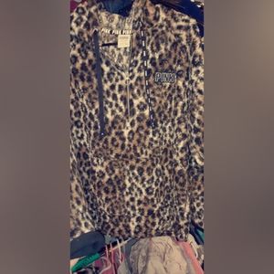 VS Sweater